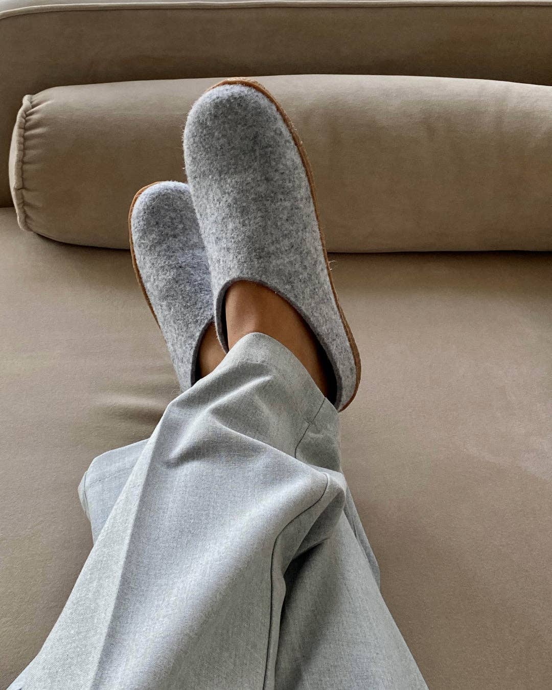 Felted slippers with rubber sole - Light grey: 44