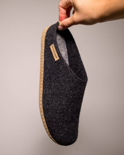 Felted slippers with leather sole — Dark grey: 46