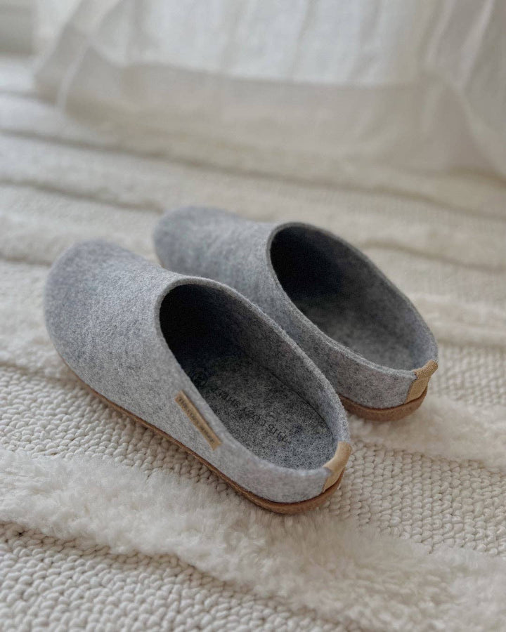 Felted slippers with rubber sole - Light grey: 46