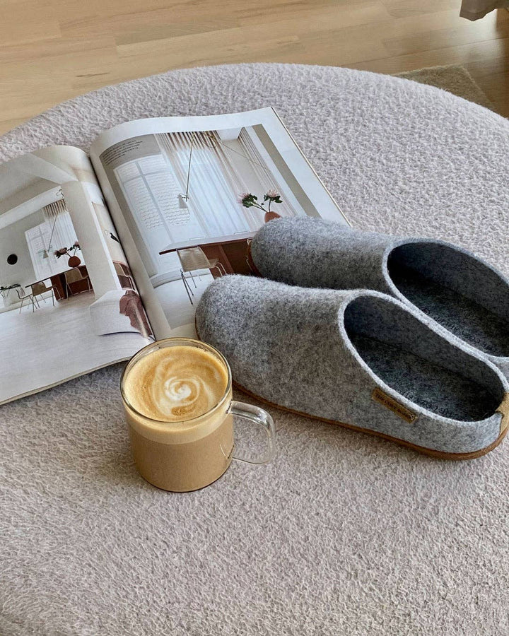 Felted slippers with rubber sole - Light grey: 44